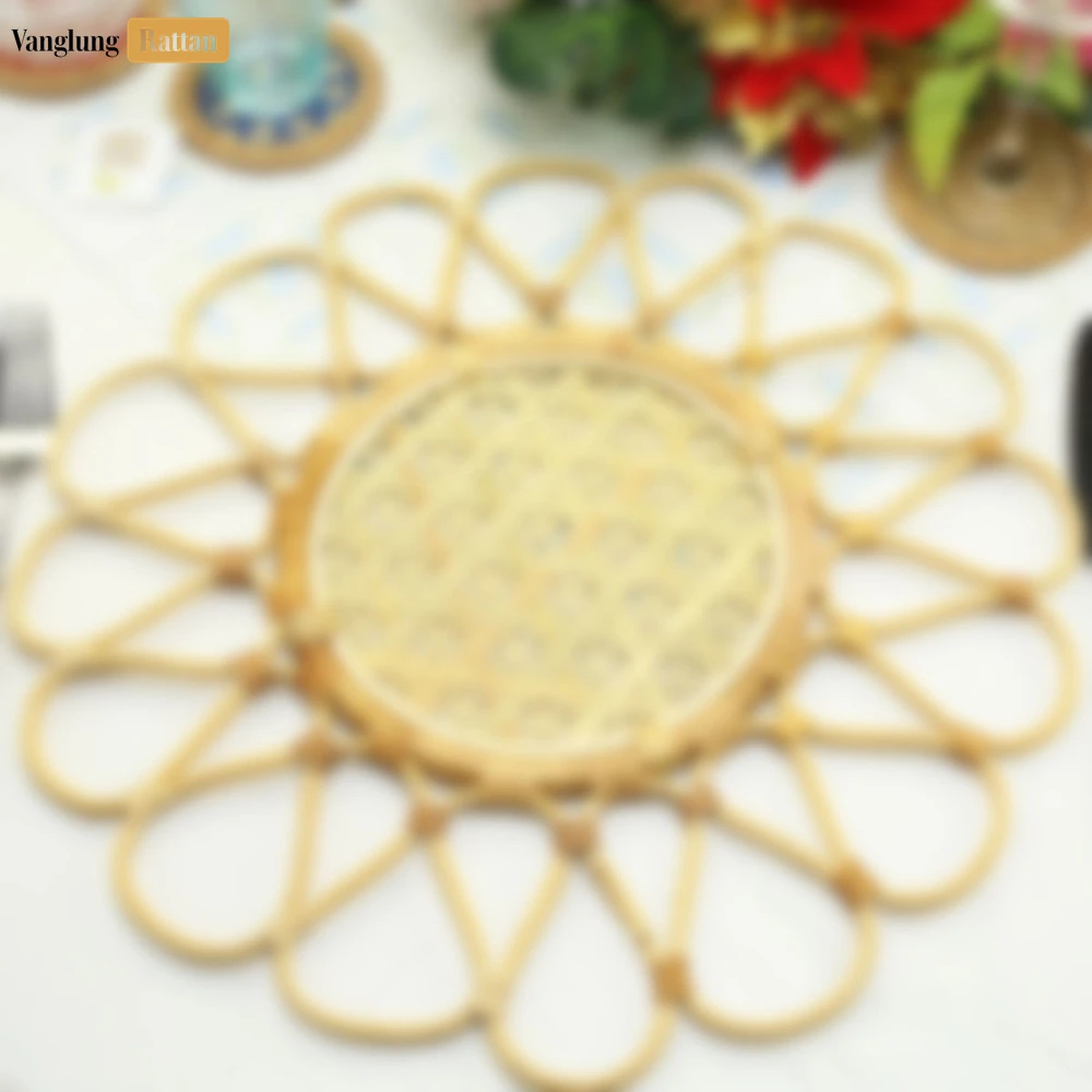 Yellow Scalloped Flower Handwoven Bamboo Rattan Placemat with Spiral Weave - UP054037 - 🎨 Product Features & Design