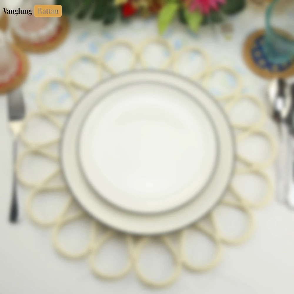 Natural Scalloped Flower Handwoven Bamboo Rattan Placemat with Spiral Weave - UP054036 - ✨ Product Highlights
