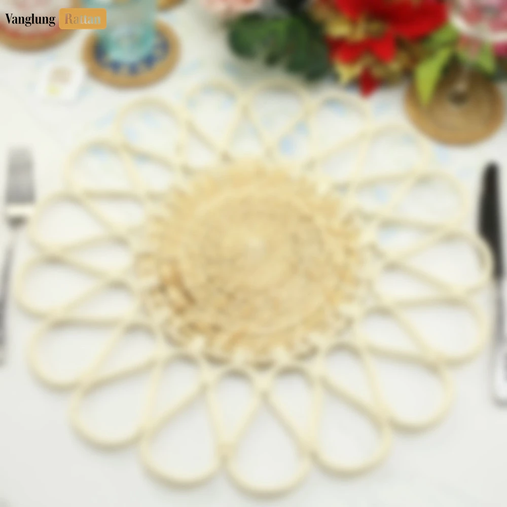 Natural Scalloped Flower Handwoven Bamboo Rattan Placemat with Spiral Weave - UP054036 - ❓ Frequently Asked Questions